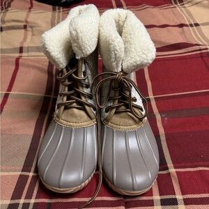 Marleylilly Beige and Gray Winter Boots